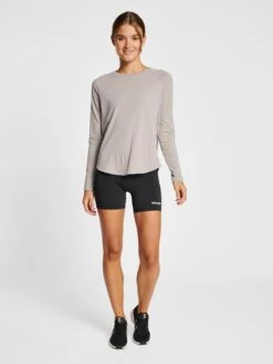 Hummel Longsleeves Functioneel Shirt Vanja Dames Taupe -Hummel Winkel 4c30f9af8d392ff43a1e6e9445ab673c