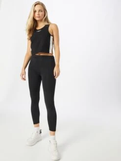 Tops Sporttop COLORBLOCK CROPPED TANK Dames Zwart -Hummel Winkel 5a5c393ff5f2cd378223494192da0f54