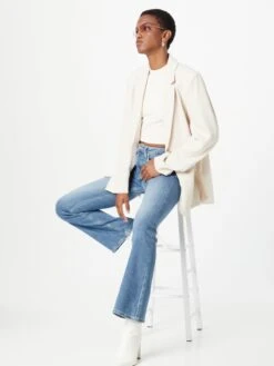 Guess Tops Sporttop EDIE Dames Wit -Hummel Winkel 8c2adab9289de1da80abbf31351f5bf7