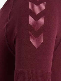 Hummel T-shirts Functioneel Shirt Dames Donkerrood -Hummel Winkel a0113ea912dd9dd4399c0f3f17326c27