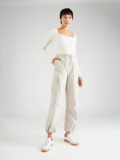 Guess Longsleeves Functioneel Shirt EDIE Dames Wolwit -Hummel Winkel a894f2654a2de9515ed03848d4b69d4d