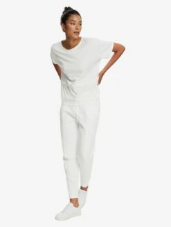 T-shirts Functioneel Shirt Dames Offwhite 9 T-shirts Functioneel Shirt Dames Offwhite -Hummel Winkel bfe3ef42b01436b51f9ac28117f13353