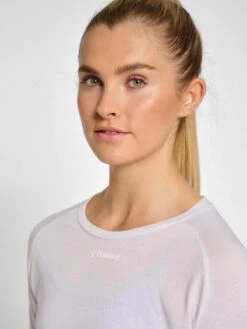 Hummel T-shirts Functioneel Shirt Vanja Dames Wit -Hummel Winkel c66cf71f22778aa821446d7f2e5b98b0