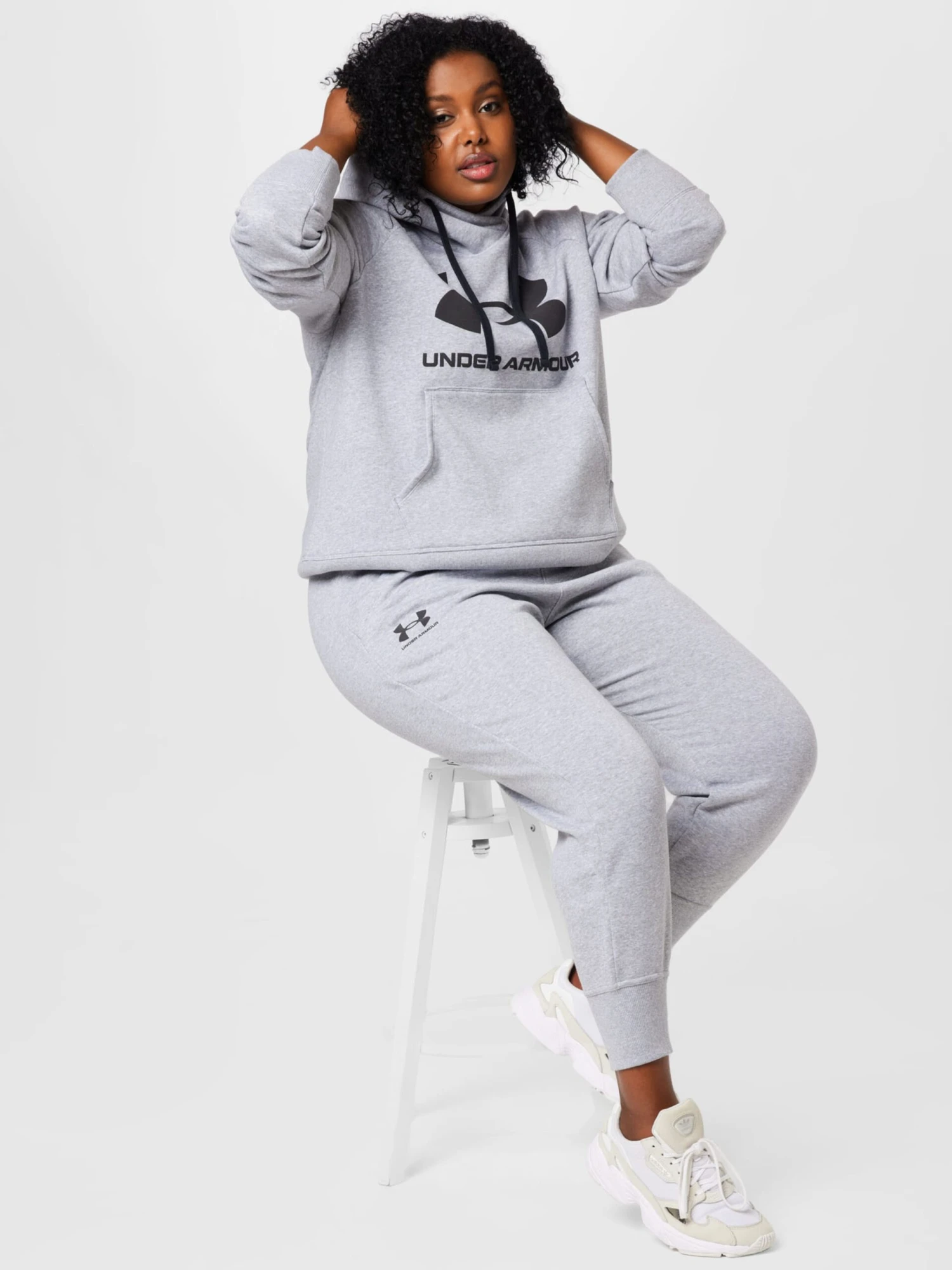 Under Armour Lange Broeken Tapered Sportbroek Dames Grijs Gemêleerd 6 Under Armour Lange Broeken Tapered Sportbroek Dames Grijs Gemêleerd - Afbeelding 4