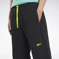 Lange Broeken Tapered Sportbroek Les Mills® Dames Zwart 14 Lange Broeken Tapered Sportbroek Les Mills® Dames Zwart -Hummel Winkel e05ee7b689953480e6da03b264f9fa96